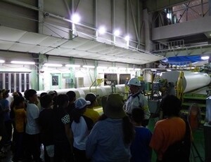 製紙工場見学の様子（北海道校)